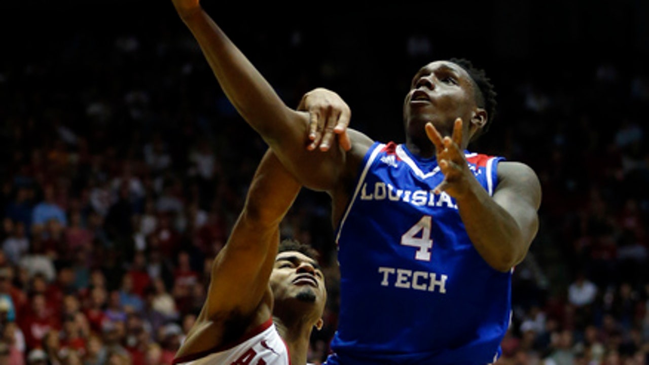 Sexton leads No. 24 Alabama past Louisiana Tech 77-74 (Nov 29, 2017)